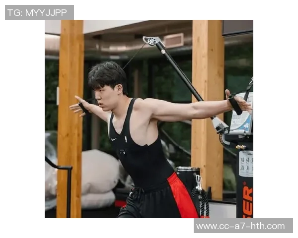 杨瀚森在比赛中表现出色5个篮板彰显进步队友却未能及时传球助力