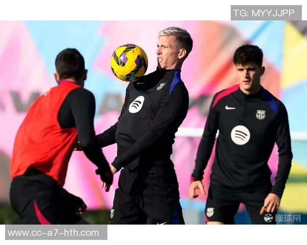 前外援奇塔迪尼今日重返海港俱乐部探望昔日教练和队友情谊依旧